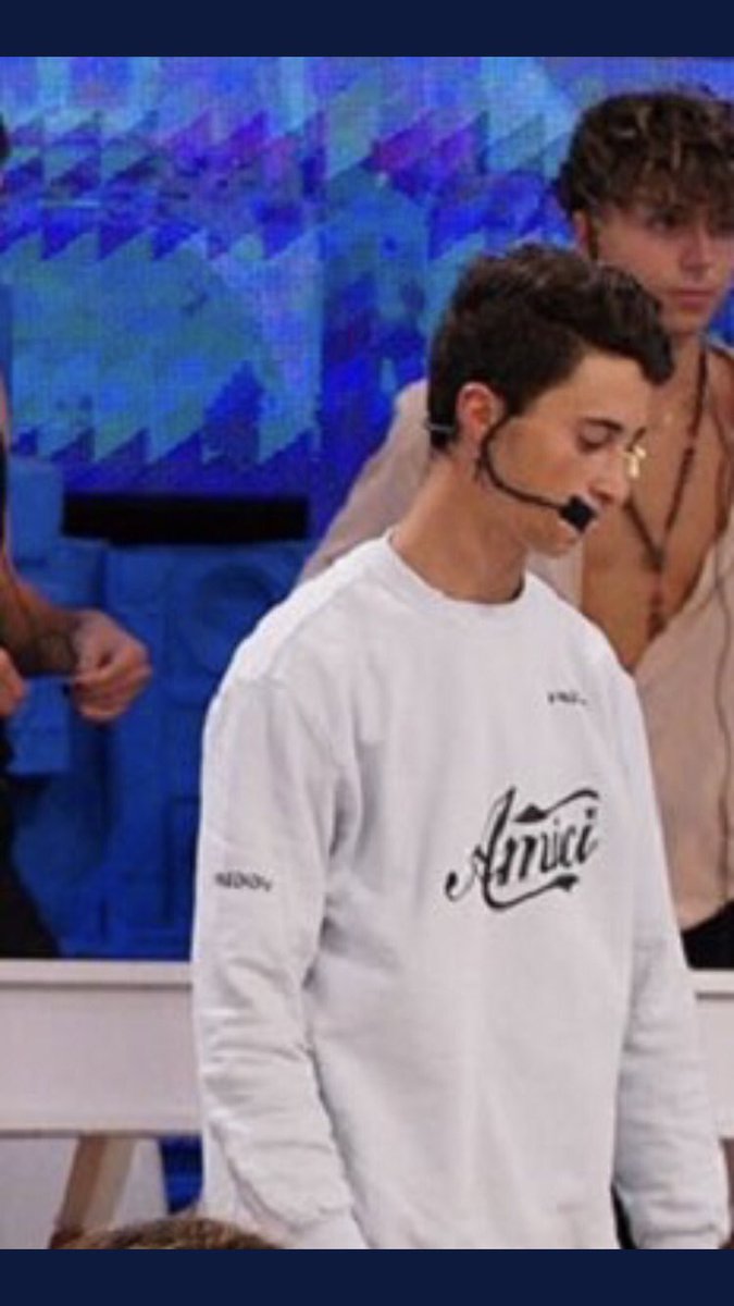 giuliaarugini's tweet photo. 1 anno da quando mi hai migliorato la vita con la tua danza e la persona meravigliosa che sei.non ti ringrazierò mai abbastanza,non smettere ma di ballare .sempre dalla tua parte,sono fiera di te.sei speciale💜 @turbojr_ https://t.co/ZXqkIpxIzu