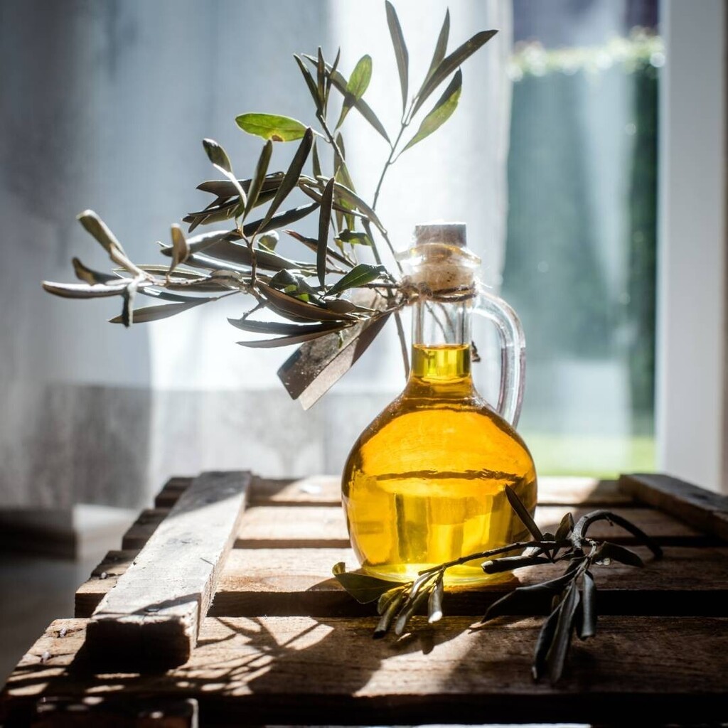 Gracias a la dieta mediterránea, los países ubicados en torno al 🌊 Mar Mediterráneo son los principales consumidores anuales de #aceitedeoliva.

En 🥇 primer lugar se encuentra Grecia, donde el consumo anual de este saludable producto asciende hasta l… instagr.am/p/CirkxDlqx_1/