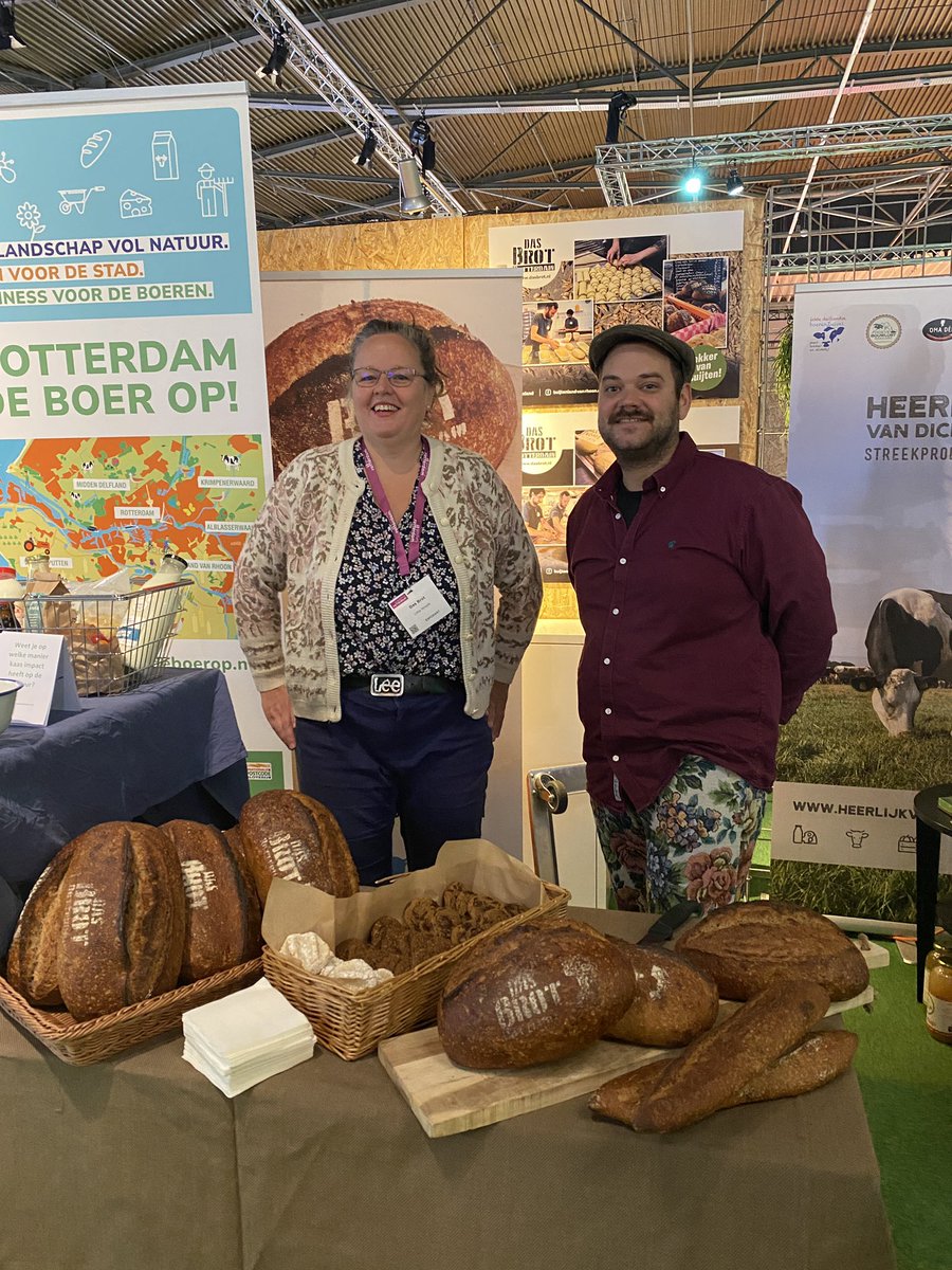 Rdamdeboerop's tweet photo. Onze vrienden van @HoeveBiesland @dasbrotnl, het Buijtenland van Rhoon en Heerlijk van Dichtbij zijn er ook bij op @Gastvrij_Rdam 👍 #biologisch #kringlooplandbouw #natuurinclusievelandbouw https://t.co/6DEd6laFNW