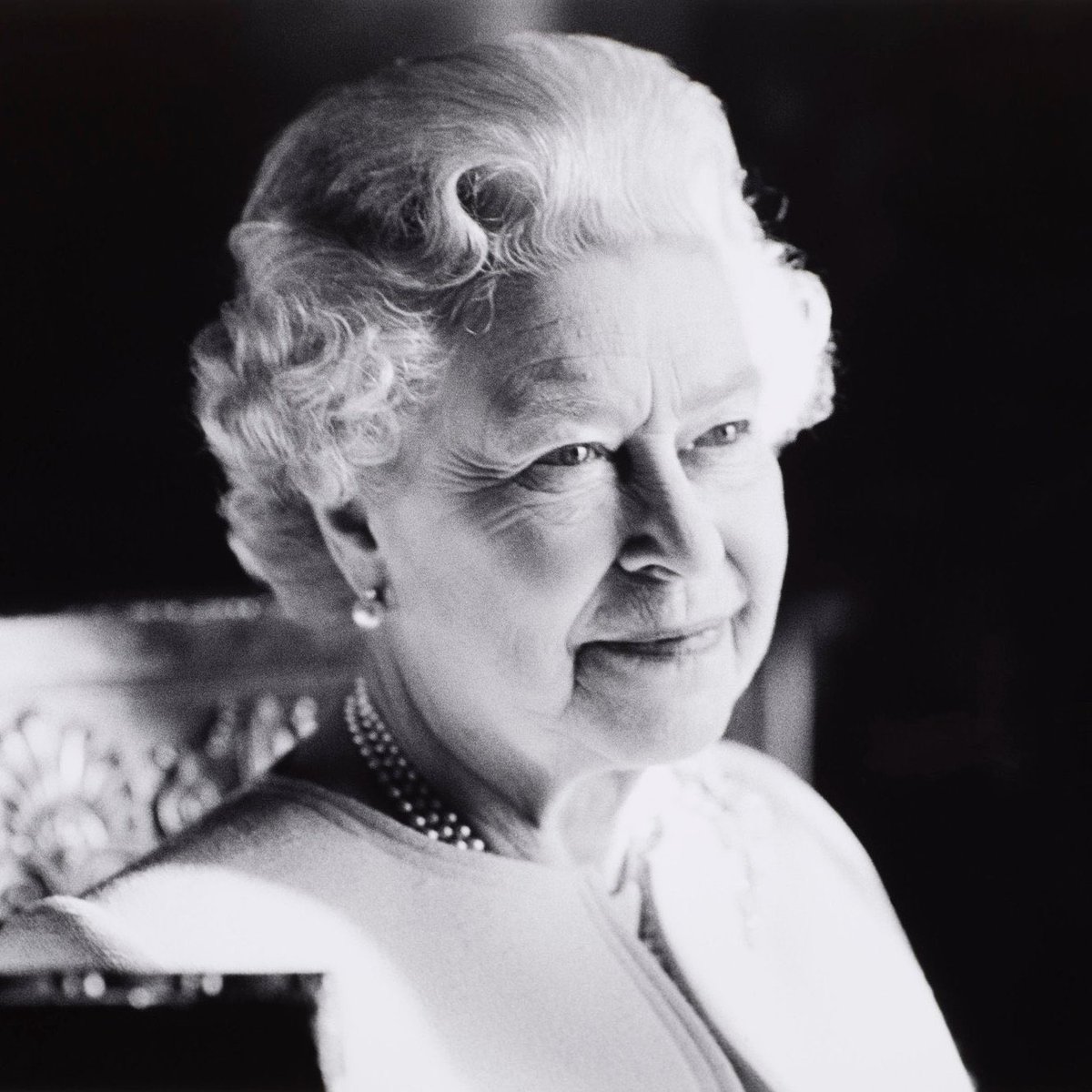 CAFCofficial's tweet photo. May Her Majesty, Queen Elizabeth II rest in peace. 

Our thoughts are with the @RoyalFamily today. https://t.co/VwTjdKXpuf