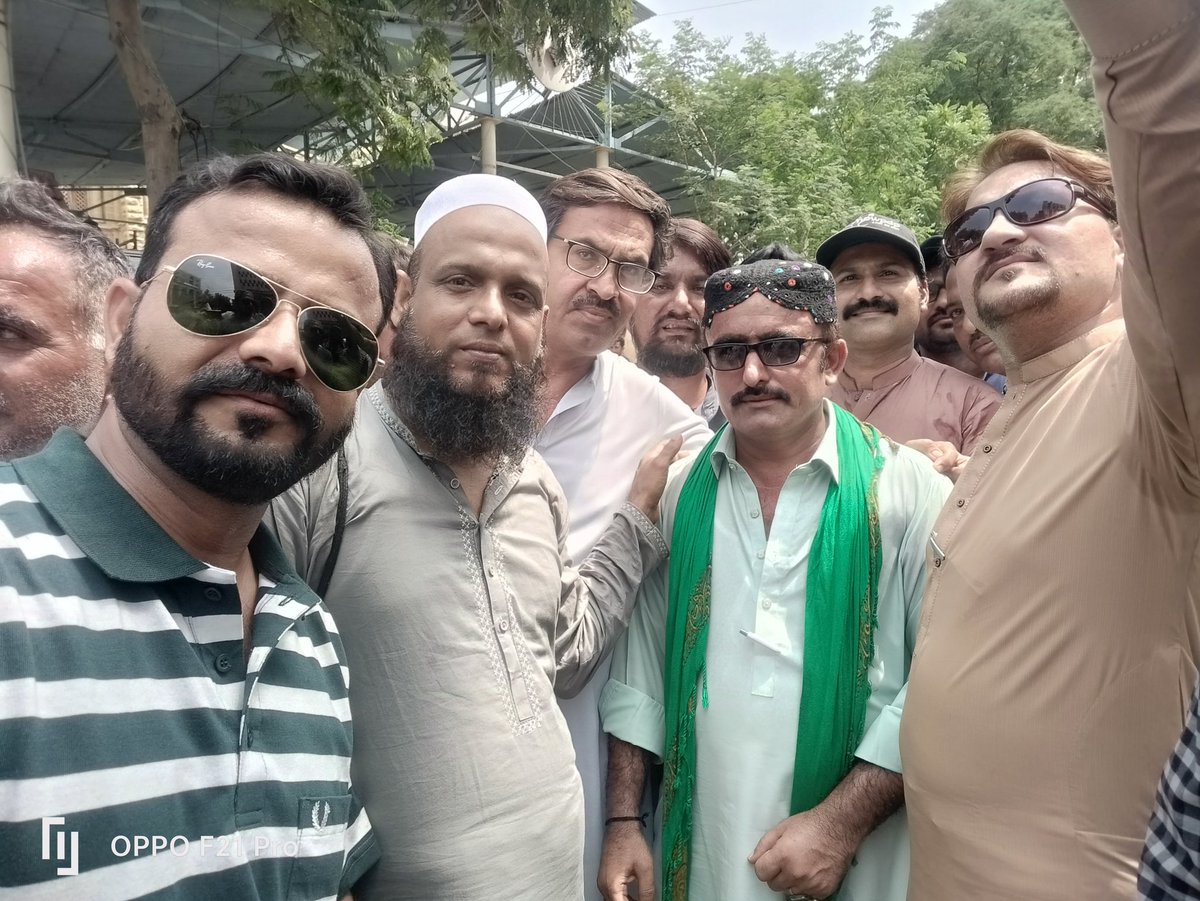 mhmdzbyrkhan1's tweet photo. بلاول صاحب بے شک اپ نیویارک گھومیں پر اپنے سندھ کے این ٹی ایس پاس 2013 کے مظلوم امید وارو پر بھی نظر ثانی کریں انکو انکا حق دیں 

#JusticeForNTS2013
@NTS_PASS_2013 
@BBhuttoZardari 
@AAliZardari 
@FaryalTalpurPk https://t.co/0BTxE4KyD4