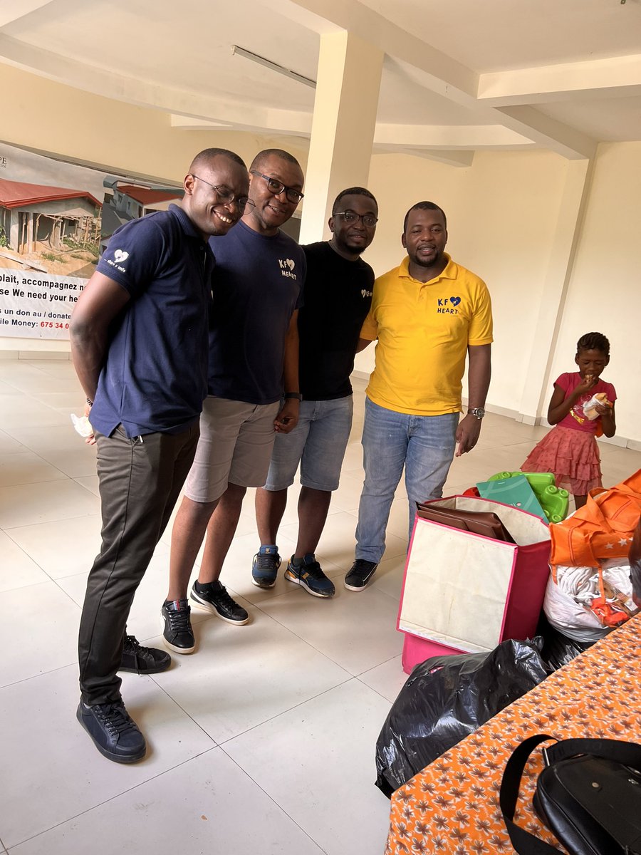 DblackNono's tweet photo. Ce week-end avec @Kf_Heart nous étions au centre agape pour laisser nos dons pour les enfants. Belle journée. Merci à @tchoupinov @elieko @IbockJayd @SammyEkambs @Emery_Guy (presi mes hommages) https://t.co/YnotyIRIaF