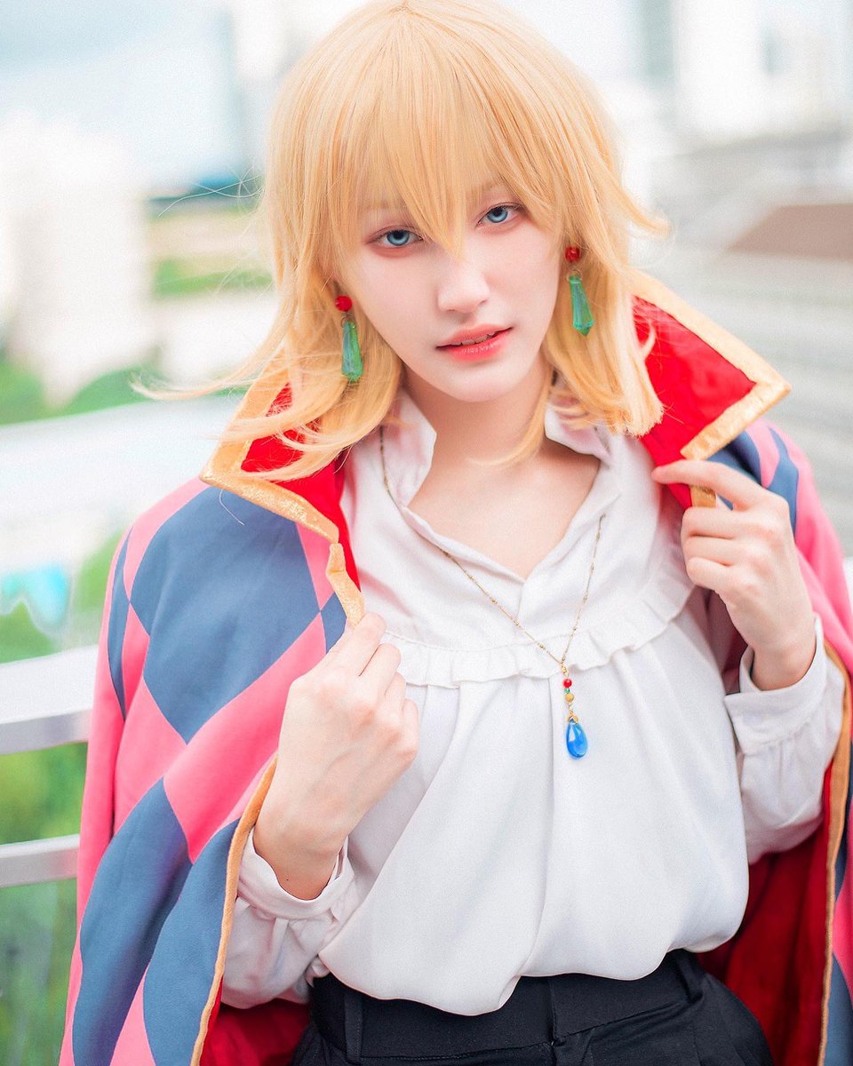 PeakBNK48THFC's tweet photo. 💜 ⌜ PEAK BNK48 COSPLAY IG POST ⌟ 💜
howl's moving castle🌠
coser: @.pieckkuc0s
#howlsmovingcastle #howlsmovingcastlecosplay #howlscastle #howlscosplay #ghiblistudio #ghiblicosplay
#PeakBNK48 #BNK48 #BubblePeakTea https://t.co/8ghVUaCo0R
