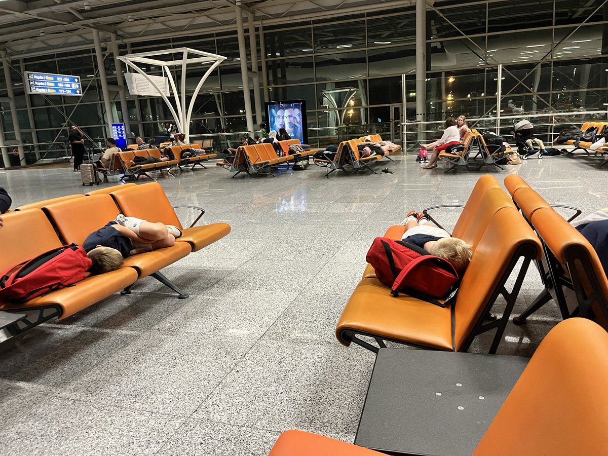 cat_acptrainee's tweet photo. @TUIUK Here’s evidence. Attempt to claim compensation your reply saying you can’t find my children on the flight re-submit and you state I have already claimed for myself with no option to only put my 3 on the claim as they’re under 16 and I was lead passenger https://t.co/OiCJ1e24Ie
