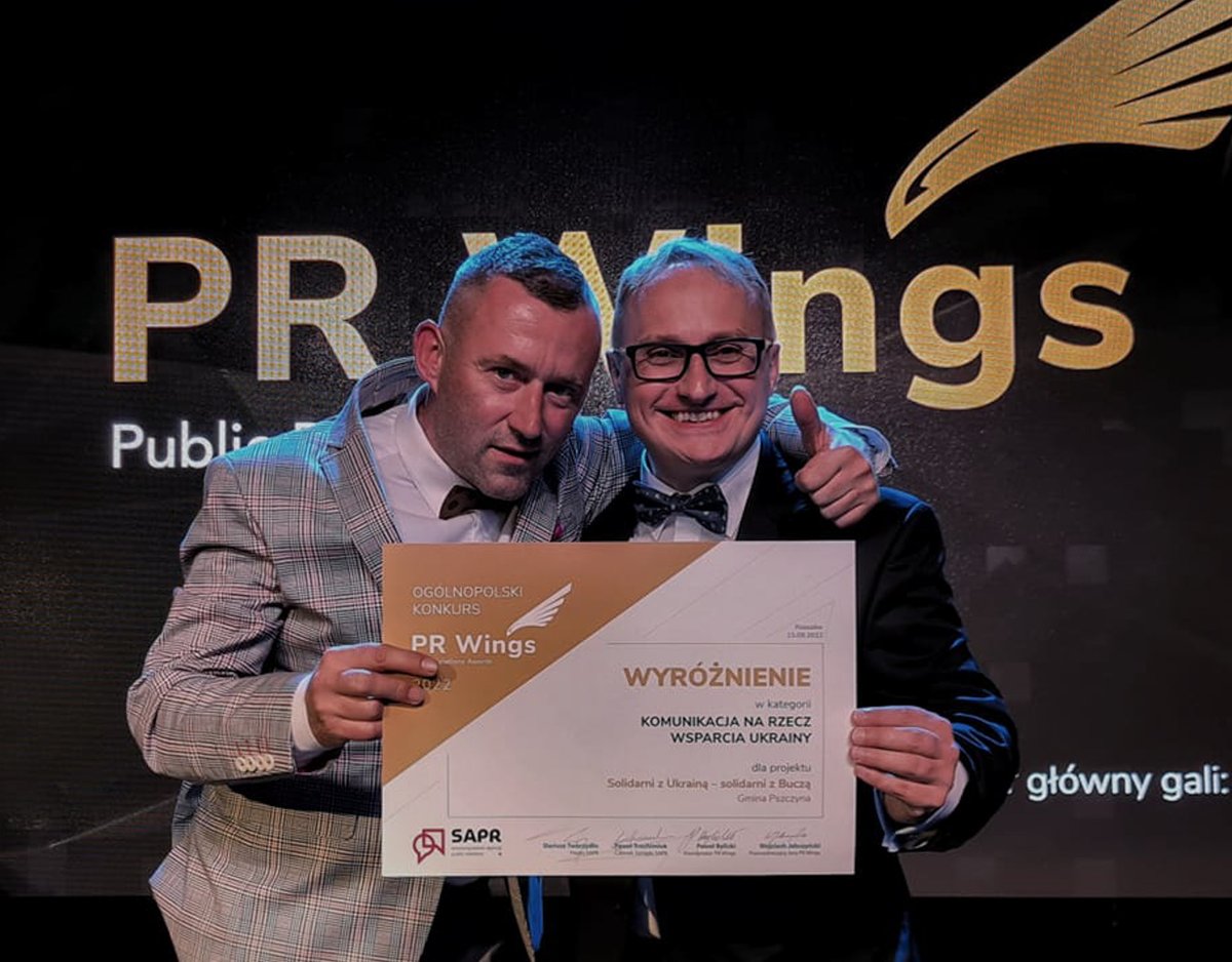SkrobolDariusz's tweet photo. Gmina #Pszczyna otrzymała prestiżowe wyróżnienie PR Wings w kategorii "Komunikacja na rzecz wsparcia Ukrainy”. To nagroda dla lokalnej społeczności, która z wielką empatią włączyła się w pomoc Ukrainie i naszym przyjaciołom z Buczy. #Ukraina #SolidarniZUkrainą #PRWings @KongresPR https://t.co/7mMBl4qOD7
