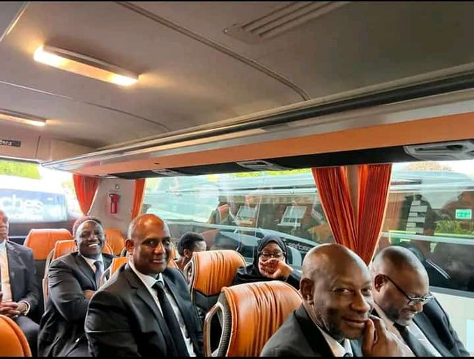 OraundNewsKe's tweet photo. African presidents being ferried by bus for Queen Elizabeth II's burial https://t.co/pExZHNlTBr