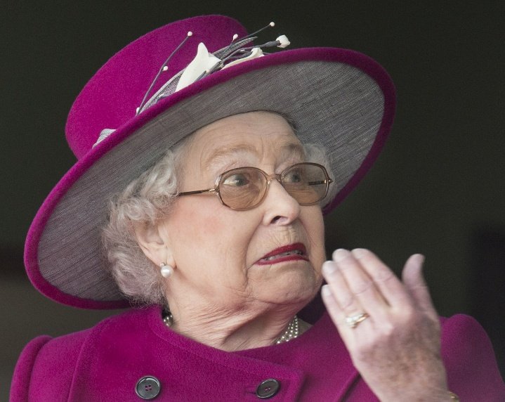 7princ_8's tweet photo. E comunque mancheranno anche i meme di questa icona!
#QueenElizabethII #ElisabettaII https://t.co/OitPOAG94m