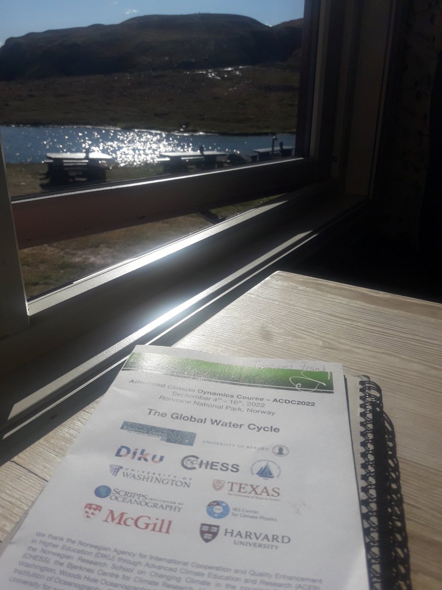 TIcesnow's tweet photo. It's a wrap for my second summer school of the year! Had a great time and huge learning experience in the Norwegian mountains during #acdcsummerschool! Learned a lot about 🌍, 🌊, 🌤 and❄ in past and present https://t.co/UJP82ZIpbB