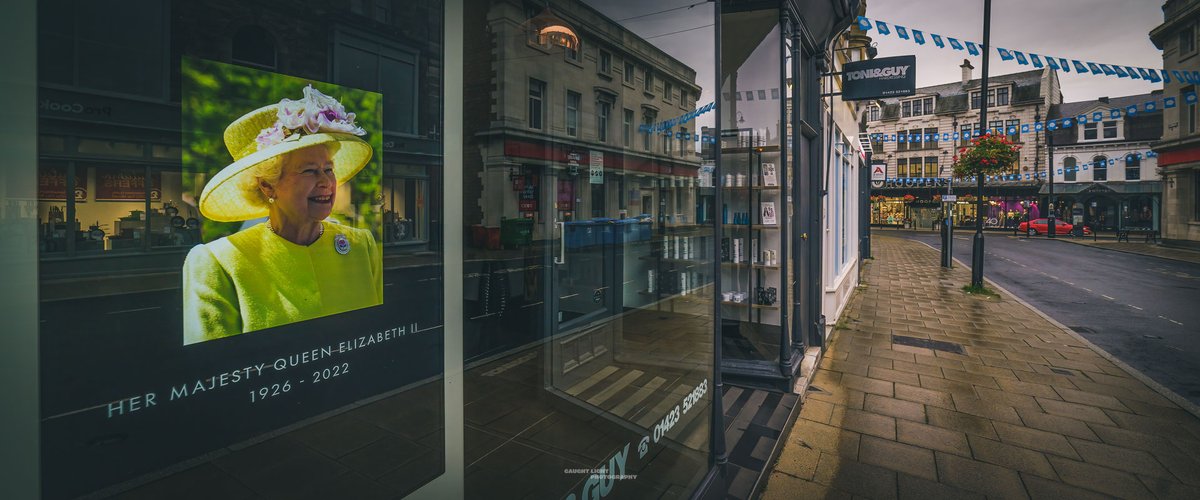 caughtlight's tweet photo. #Harrogate is quiet this morning, similar to during one of the lockdowns for Covid.
Notices up in many windows to remember the queen on the day of her state funeral.
#Signs #SignsProject #PersonalProject #History #Urban #Street https://t.co/L8NSiPNRDi