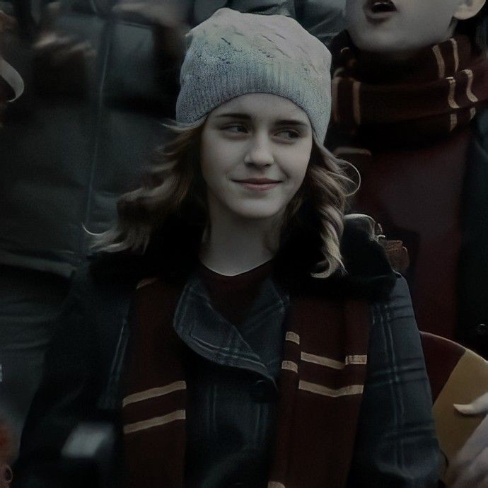 sihirbakanii's tweet photo. Doğum günün kutlu olsun zeki cadı Hermione Granger! https://t.co/BU1oMSPQt3