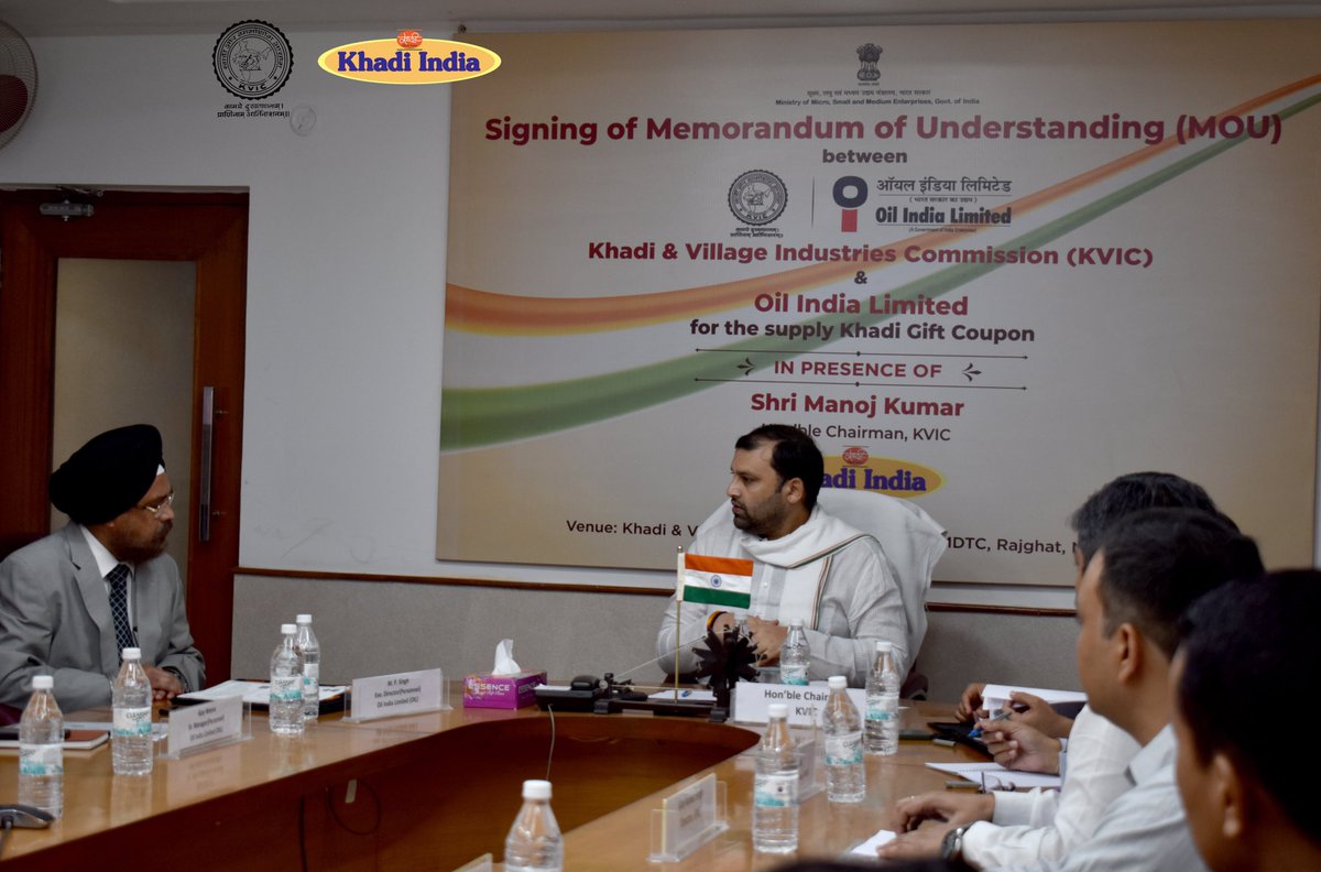 kvicindia's tweet photo. In the esteemed presence of @ChairmanKvic Shree @ManojGoelBJP, an MOU has been signed between #KVIC and @OilIndiaLimited for the supply of "Khadi Gift Coupons" worth around ₹ 3.25 cr.

This is a significant step in the direction of increasing the sale of #khadi.
#Khadiindia https://t.co/gdCUbuXcIH