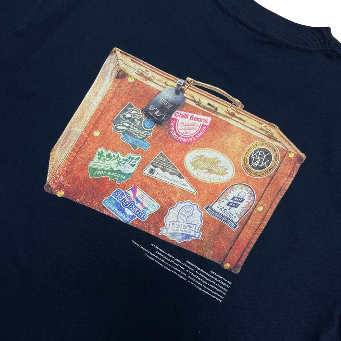 解禁Tシャツ・タオル・キーホルダーデザイン担当しました。ただ名前を載せるだけじゃいかんと思ってゲストの架空ステッカー作り起こし。このデザインをOKしてくれたSHE'Sチームとバンドと事務所各位のみなさまに感謝しかありませんー!#SHE_S  