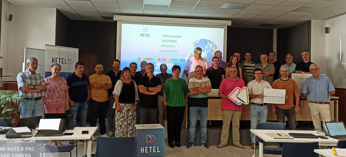 HETELFP's tweet photo. HETELen 30 ikastetxeek konpromiso bat sinatu dute beraien estrategian GJHak bultzatzeko #agenda2030 #jasangarritasuna #konpromisoa #Pertsonak #Planeta #oParotasuna #Pakea #ods2030 https://t.co/Zs6XxQbjTk https://t.co/Gp28jSO3dd