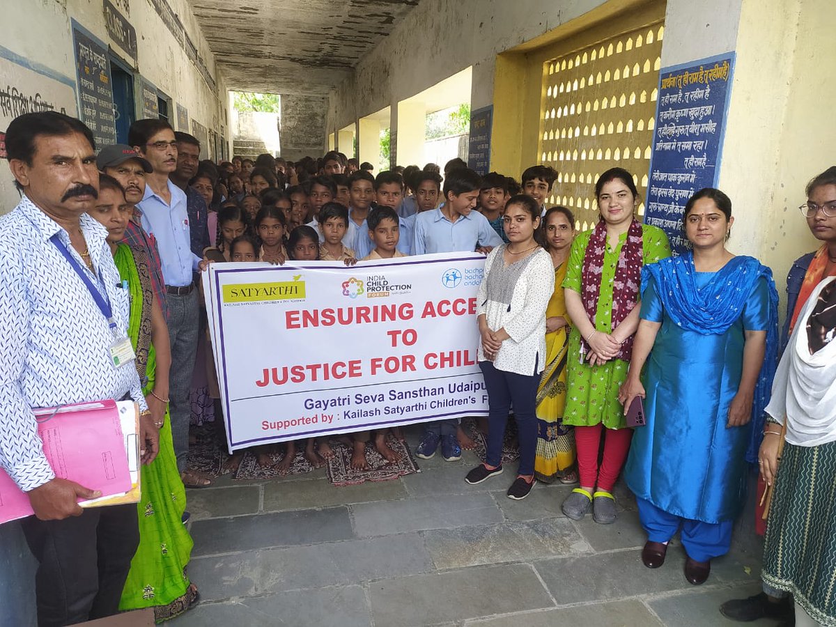 GSS_Udaipur's tweet photo. We work to ensure that the rights of every child are realized. In line with that, an awareness campaign was organized in Government Senior Secondary School, Sajjannagar, Udaipur. The children were informed about Childline number 1098, good touch-bad touch, and child labor. https://t.co/3EKmw8jvHw