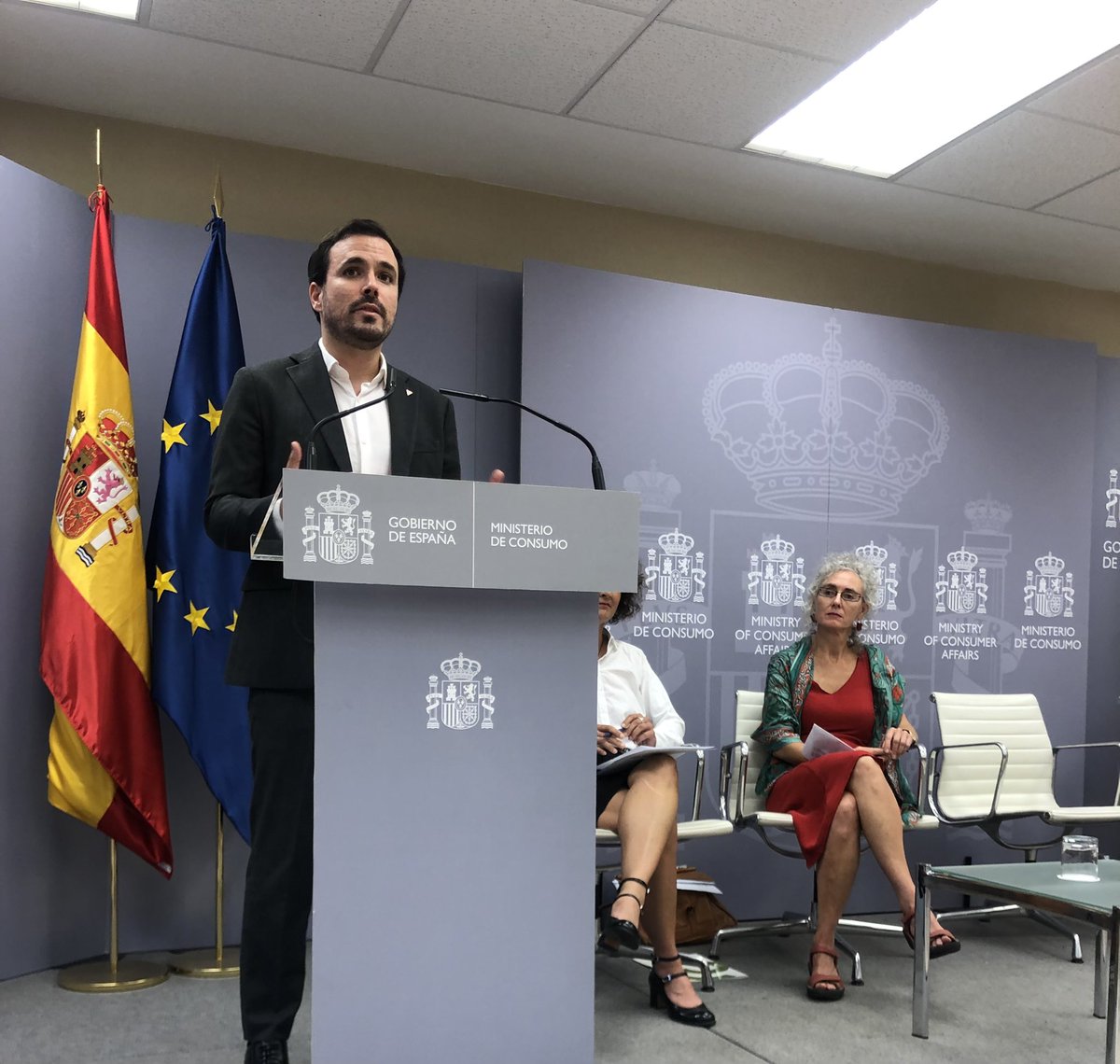MRebeckaJ's tweet photo. Presentación de las recomendaciones dietéticas sostenibles y de actividad física por @AESAN_gob_es @consumogob. Se sigue luchando para reducir la obesidad infantil y su conexión con la inequidad e ingresos familiares. A seguir protegiendo a la infancia y su salud! 👏🏼👏🏼@unicef_es https://t.co/krYmOjw1Hd