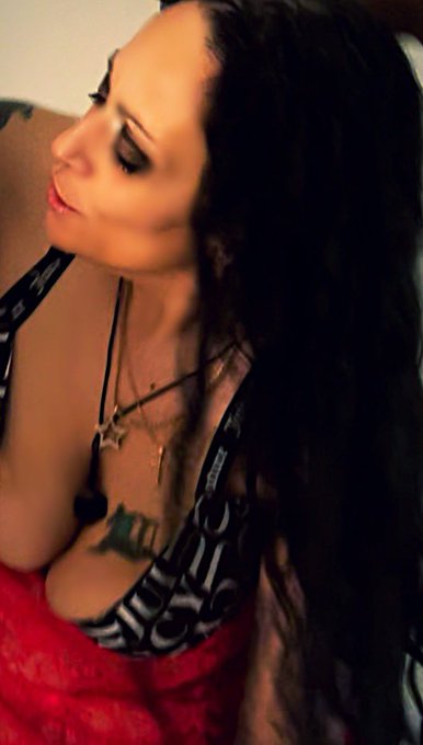 Sending some sexy love https://t.co/TfvKsD5R8i<a href="/tag/hotwife"class="tags"><span>#hotwife</span></a><a href="/tag/boomboom"class="tags"><span>#boomboom</span></a><a href="/tag/qos"class="tags"><span>#qos</span></a>