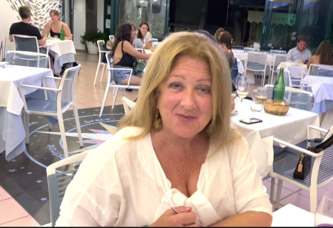 ElayneBoosler's tweet photo. A Comedian in Italy - Elayne Tells Her Deepest Darkest Secret https://t.co/hT3vV1OYbI I'll only say it once... #Italy https://t.co/nynnYNbn3C