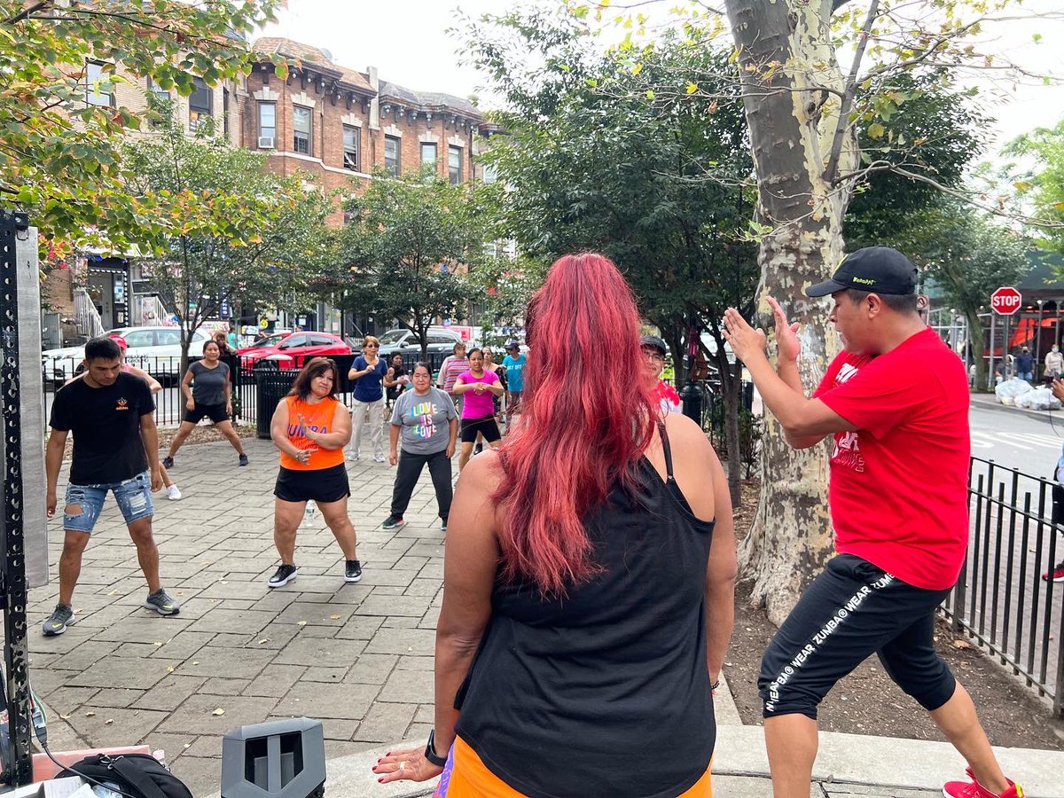 82ndStQueens's tweet photo. Good morning - join us for Zumba at 11am! The @82ndStQueens Partnership offers free Zumba classes every Monday w/ the amazing Veva.
Free & open to all.
#shoplocal
#NeighborhoodsNow
@van_alen
@UDFNYC
#JacksonHeights
#elmhurst
#zumba #freezumba
#dunninghamtriangle https://t.co/WOiV6NoDVL