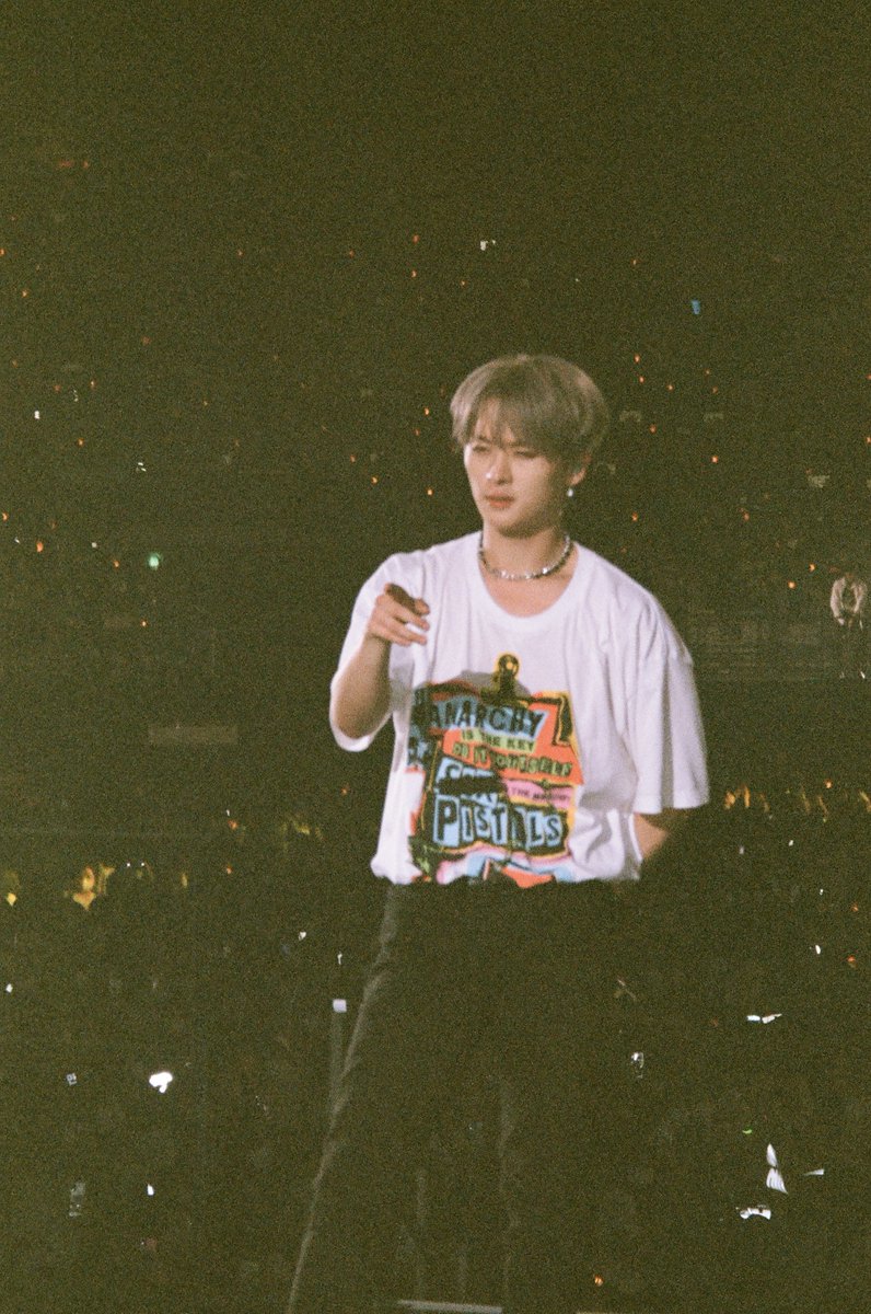 bodalino's tweet photo. They’re very blurred and have a lot of noise but those are the lee know film pics i got at the concert yesterday https://t.co/Y2AJEVQXrB