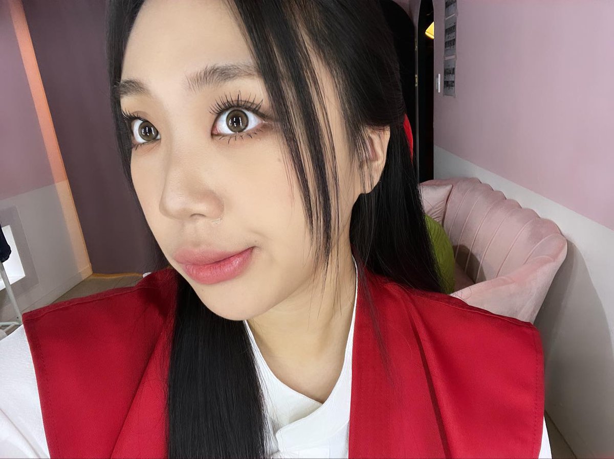 nyeng__'s tweet photo. 이떤여자 또 예의범절고양이표정짓네 https://t.co/nEPVBV2fAo