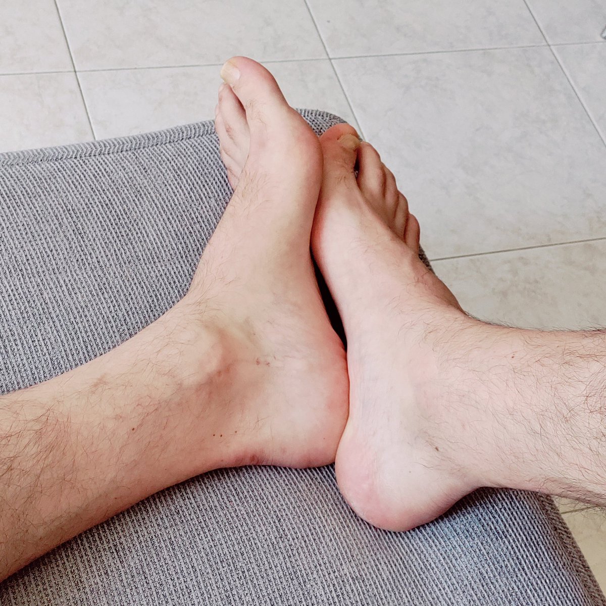 ffourty5's tweet photo. Ti schiaffeggio con i miei 45 e ti piacerà, cazzo se ti piacerà....
E pagherai il tributo
#feet #feetfetish #footjob #trampling #piedi #cashmaster #findom #paypig #paypigs #draincashsub #master #slave #moneyslave #kiffeur https://t.co/p8MUGX1LsQ