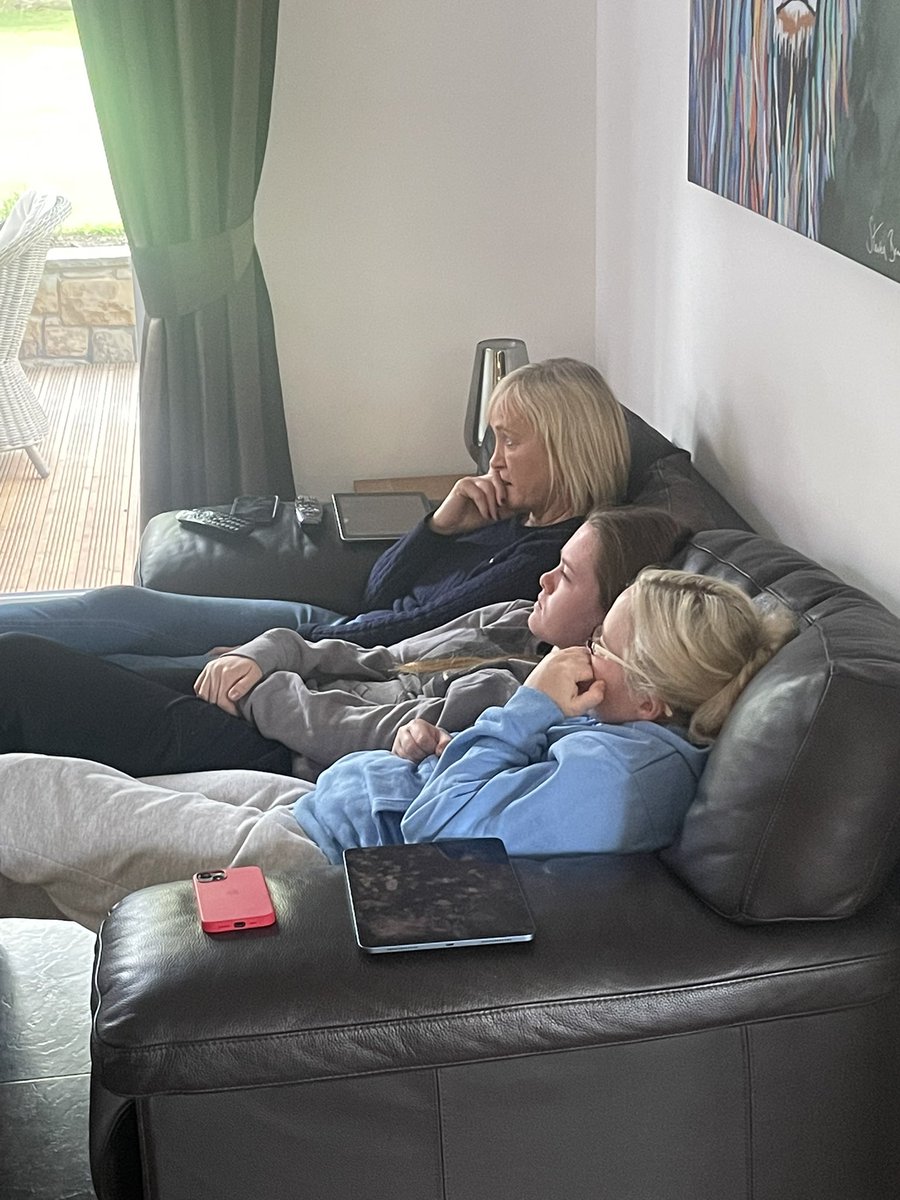 mfmark232's tweet image. Got 3 upset ladies.