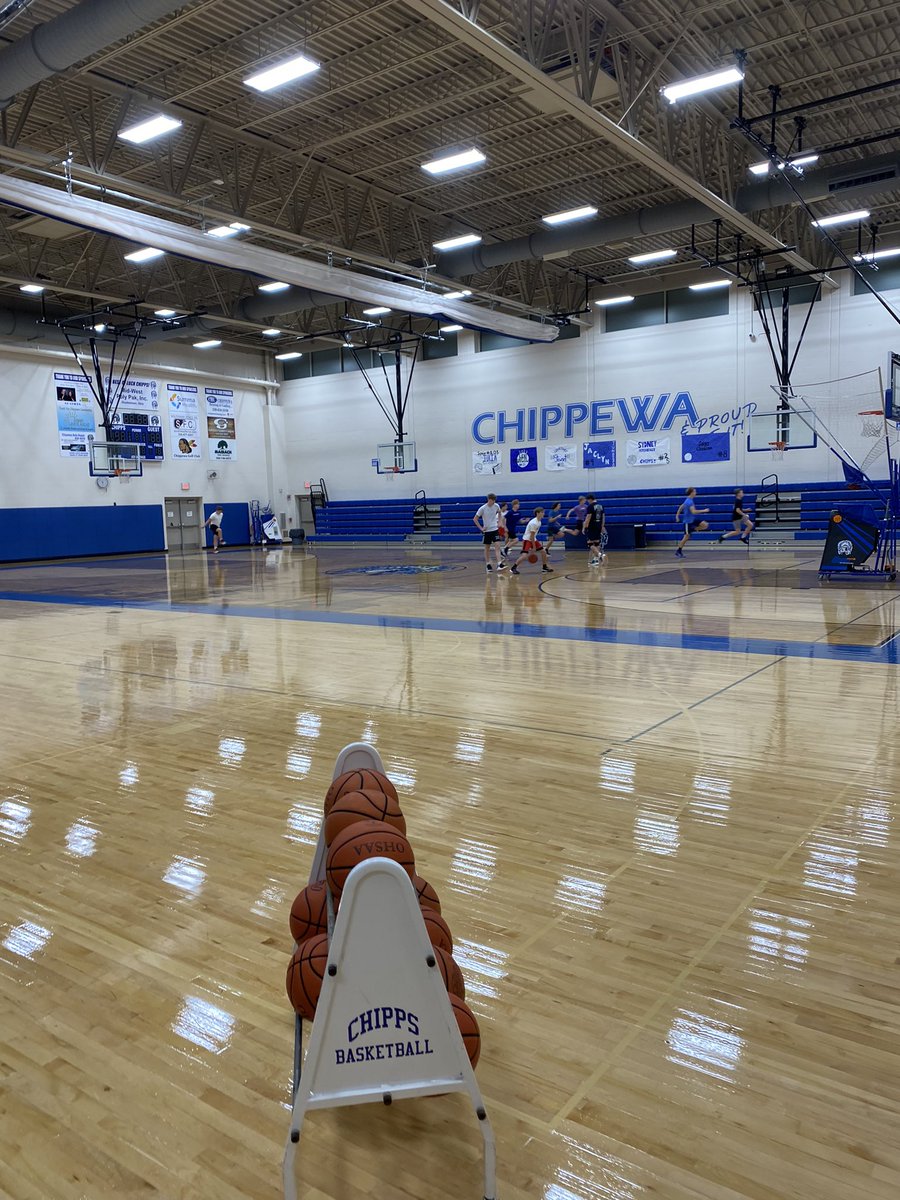 ChippBasketball's tweet photo. No better way to start Monday. Proud of these guys getting the work in every morning. https://t.co/OlkTKUtzHT