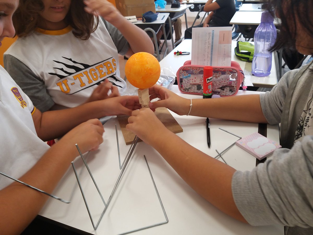 Güneş Sistemini Modelleyelim 
Dönemimizin ilk etkinliği 🌍☀️
<a href="/aycadnzgngr/">AyçaGüngör</a> <a href="/Filizolgunpolat/">Filiz Polat</a> <a href="/HKayrakoglu/">Handan Kayrakoğlu</a> <a href="/nurcantatliii/">Nurcan Tatlı</a> <a href="/Sevdeozsaygin/">Sevde Tuba Ozsaygin Atlı</a> <a href="/Ugurkartalkmps/">Uğur Okulları Kartal Kampüsü</a> <a href="/UgurOkullari/">Uğur Okulları</a>