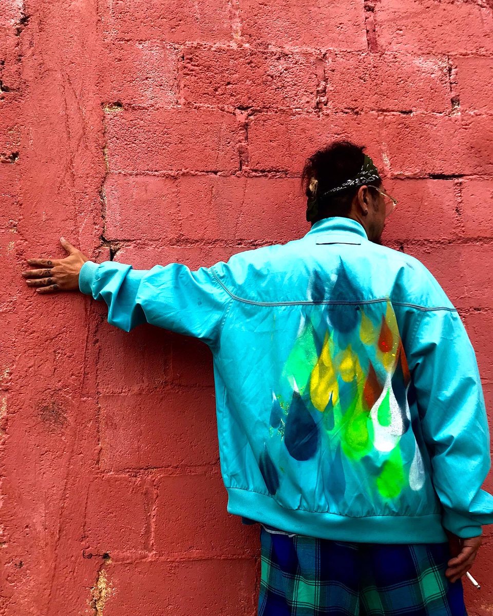 MIMICK_SURVIVE's tweet photo. comprado de segunda mano

pintar en una chaqueta barata

Buen sentimiento https://t.co/nfdbP44w3J