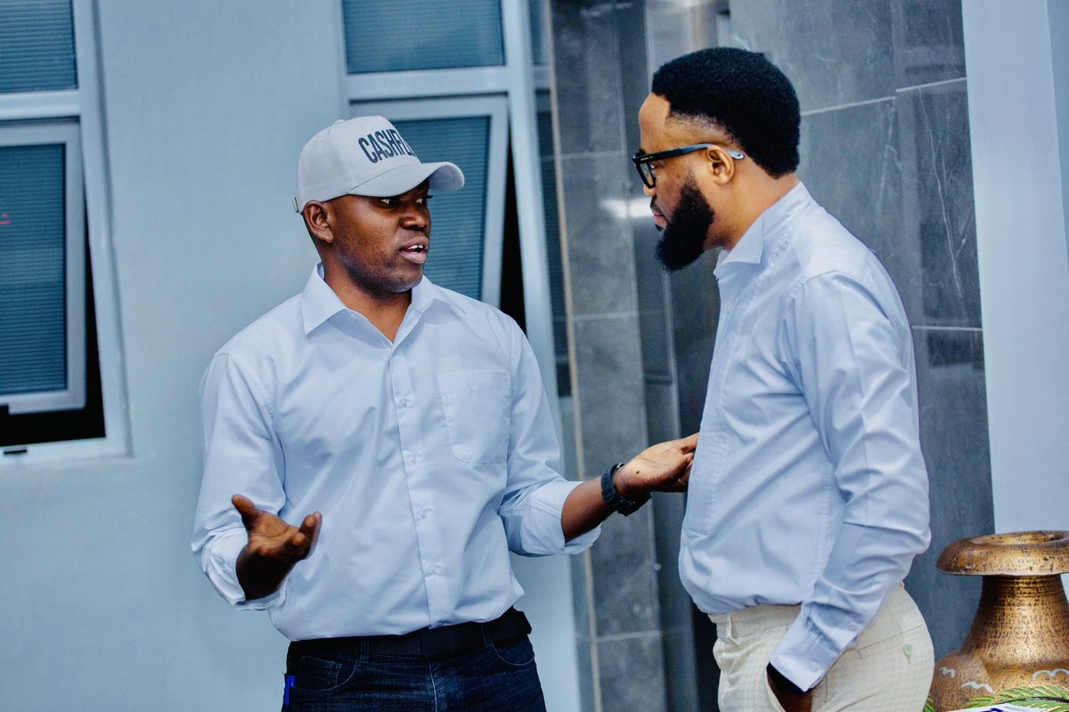 DoviSENYO's tweet photo. GREAT people TALK about IDEAS
AVERAGE people TALK about things
SMALL people TALK about other people
#FACTS #gossip #talkbehindback #networkmarketing #BuildItForAPurpose #BIFAP #ExtraIncomeAdvocate https://t.co/M09iIMRmEg