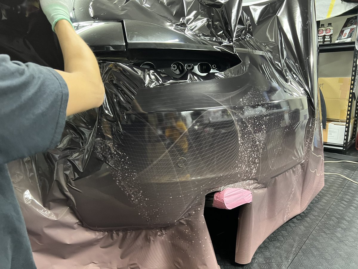 SectorOneDesign's tweet photo. ご依頼ありがとうございました👮
リアバンパーも柄有でラッピングをしております!
バラし多めでしたー😤
クリアシートハチマキも必見です!
#SectorOne https://t.co/jtZrAahgaK