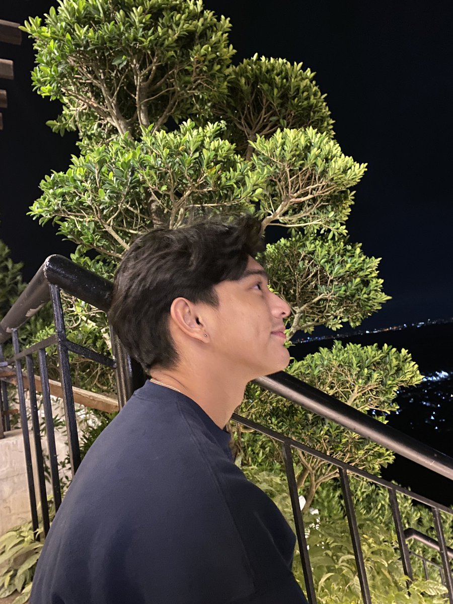 kimchiraven's tweet photo. bday boy 🌛 https://t.co/OPdqC0L9Ry