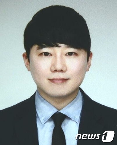 no_leejaemyeong's tweet photo. [뉴스1 PICK]'신당역 스토킹 살인' 피의자 전주환 신상공개.. "범죄 잔인성 등 고려"

마스크벗은 실제 정면사진이 시급합니다(동일인물) https://t.co/jreEGfwcco
