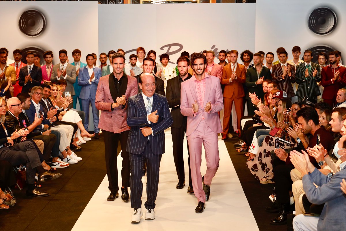 The designer Felix Ramiro triumphs with his rainbow collection at Mercedes-Benz Fashion Week in Madrid. Collection inspired by diversity, color, joy, and life.

NEW ARTICLE 👉np-magazine.com/2022/09/16/fel…