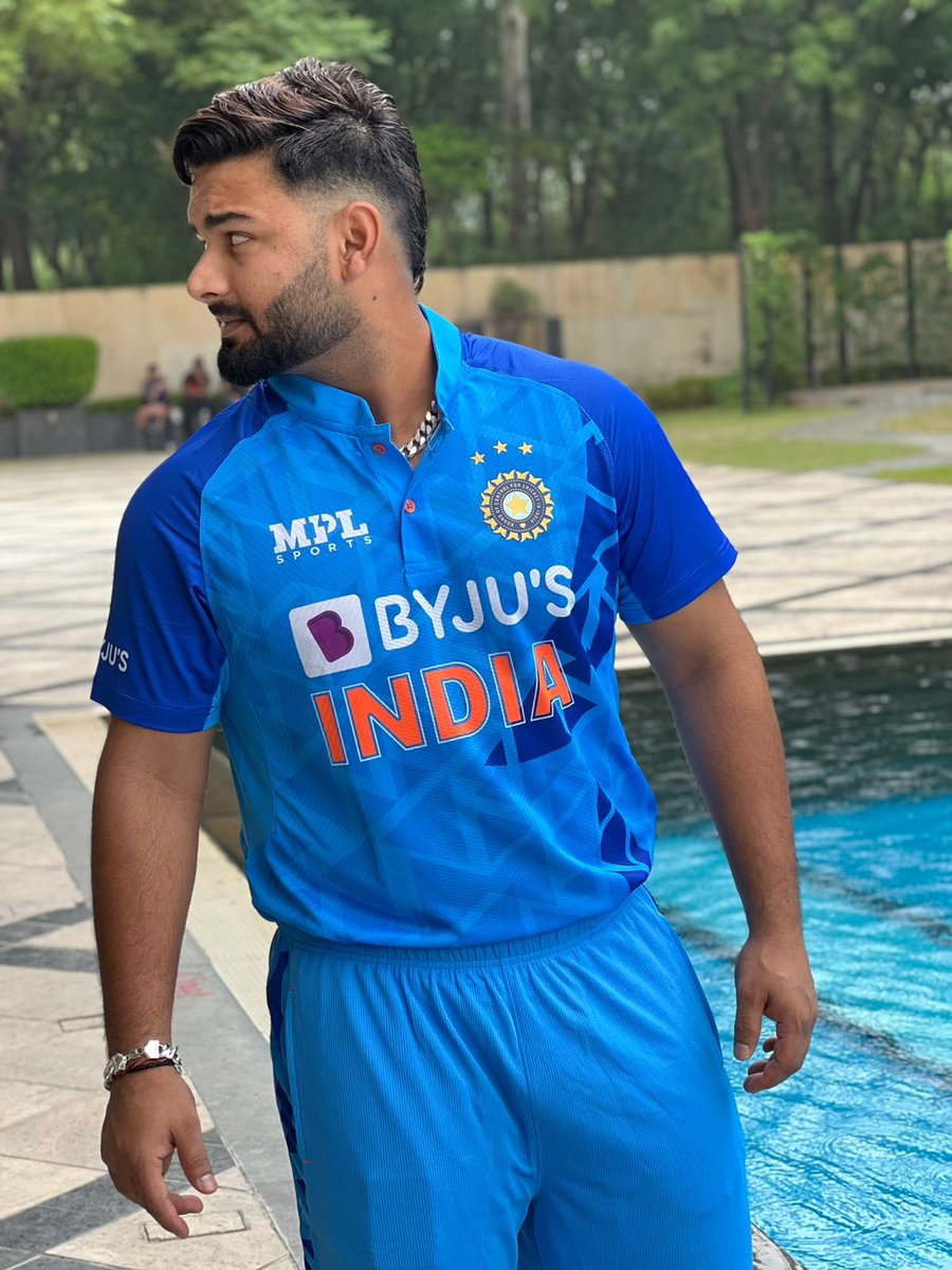 How is our new jersey ? 
I loved it. 🇮🇳💙
.
#RP17