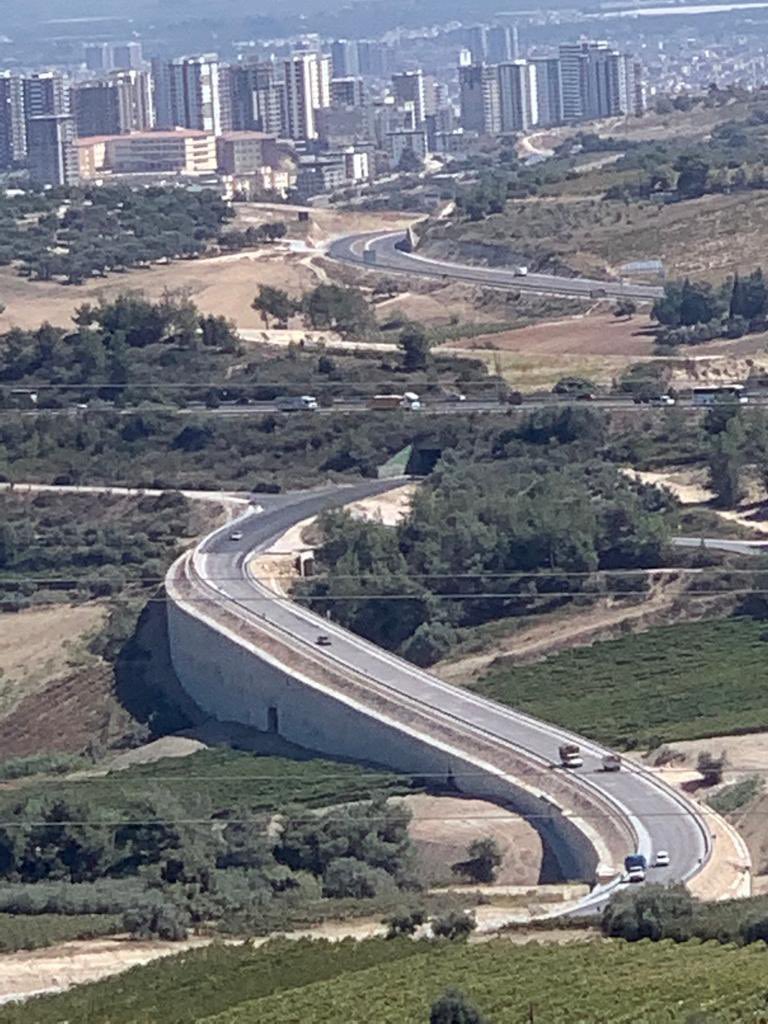 alicumhurtaskin's tweet photo. TARSUS-ÇAMLIYAYLA YOL YAPIM ÇALIŞMALARI HIZLA DEVAM EDİYOR... 🚧 🚛 🛣

#Takbaş, #Sucular ve #Ulaş Mahallelerimiz arasındaki kısımda asfaltlama çalışması tamamlanan ve hizmete açılan #Tarsus- #Çamlıyayla yolu #Tarsuslu ve #Çamlıyaylalı hemşehrilemize hayırlı uğurlu olsun. https://t.co/JFnDfNdmFZ