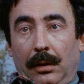 Yine kpss sorularının başka yayınevlerinden alındığını iddia edenlerin twitlerini görünce ben :D
#ösym
#kpss2022