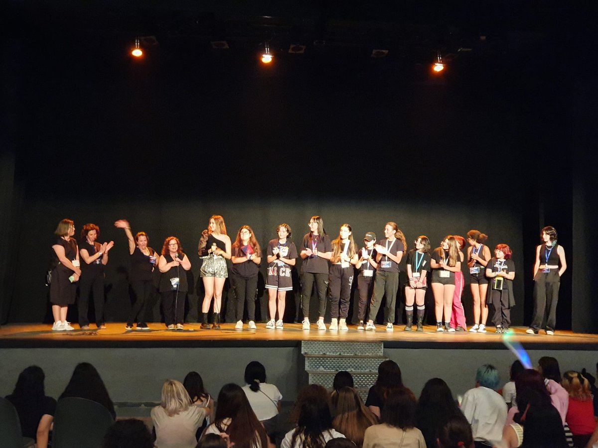 Juventud_Parla's tweet photo. ¡Vaya exitazo del I Festival Show Me The #KPop organizado en #LaCasa por el Ampa @ieslasamericas y el Ampa @IES_Monturiol ! ¡Enhorabuena! #ShowMeTheKPop #VidaEnLaCasa https://t.co/Ez7athIFOq