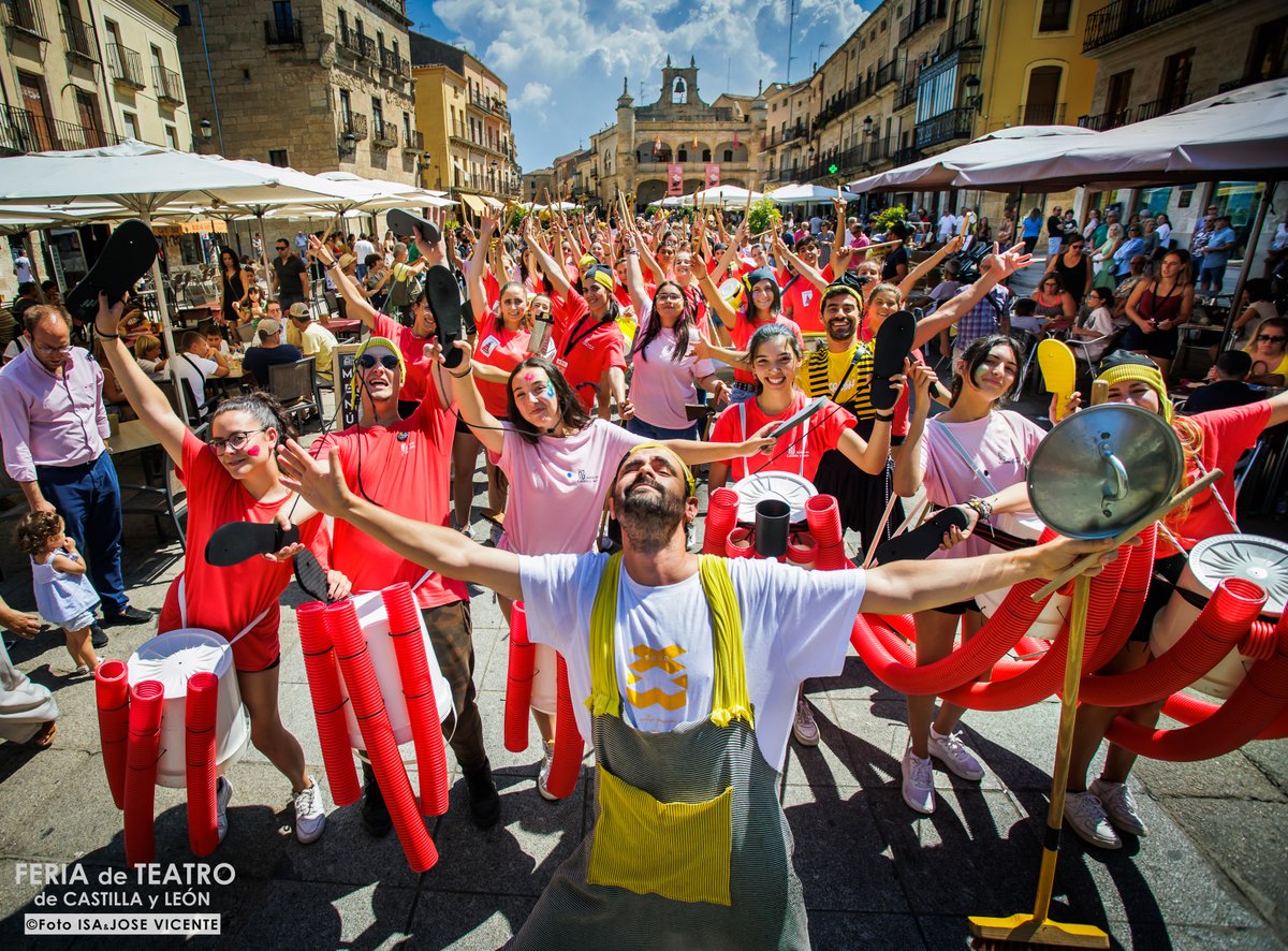 #29FeriadeTeatro tweet media
