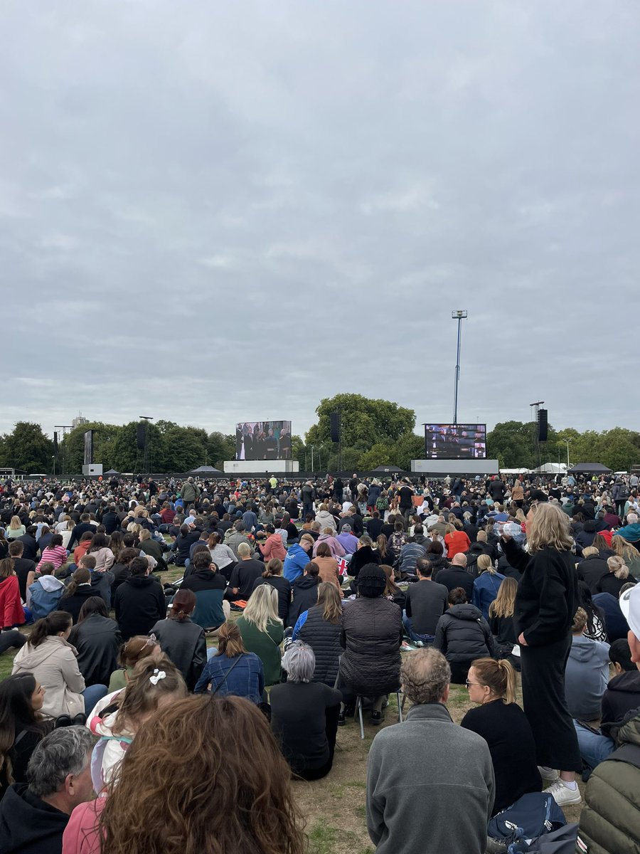 TracyLamond's tweet photo. Hyde Park busy. But by no means full. Access from Marble Arch is super easy.  #queensfuneral #hydepark https://t.co/VJdUCg9IW5