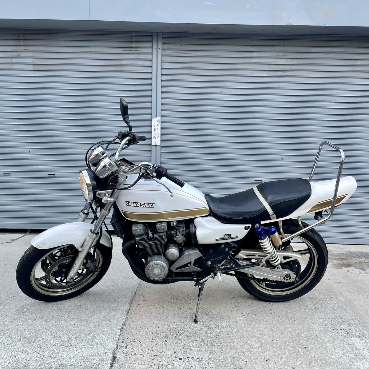 _R_bike's tweet photo. ゼファー400 売ります😁
一括75万円になります。

かなり引き締まった状態の良い車体になります♪

詳細画像4枚目ご確認ください。
始動動画リプ欄ご確認ください。
#ゼファー400売ります #ゼファー売ります #XJR400売ります #XJR売ります https://t.co/YF0Yj7A2Xd