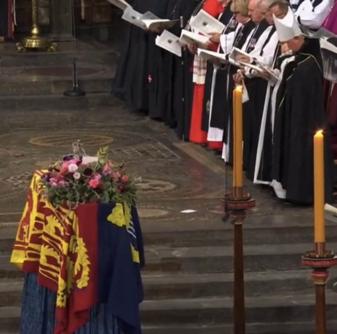 That Bishop who dropped a piece of paper at the #queensfuneral couldn't move to pick it up because it was directly infront of him, rather than diagonally.