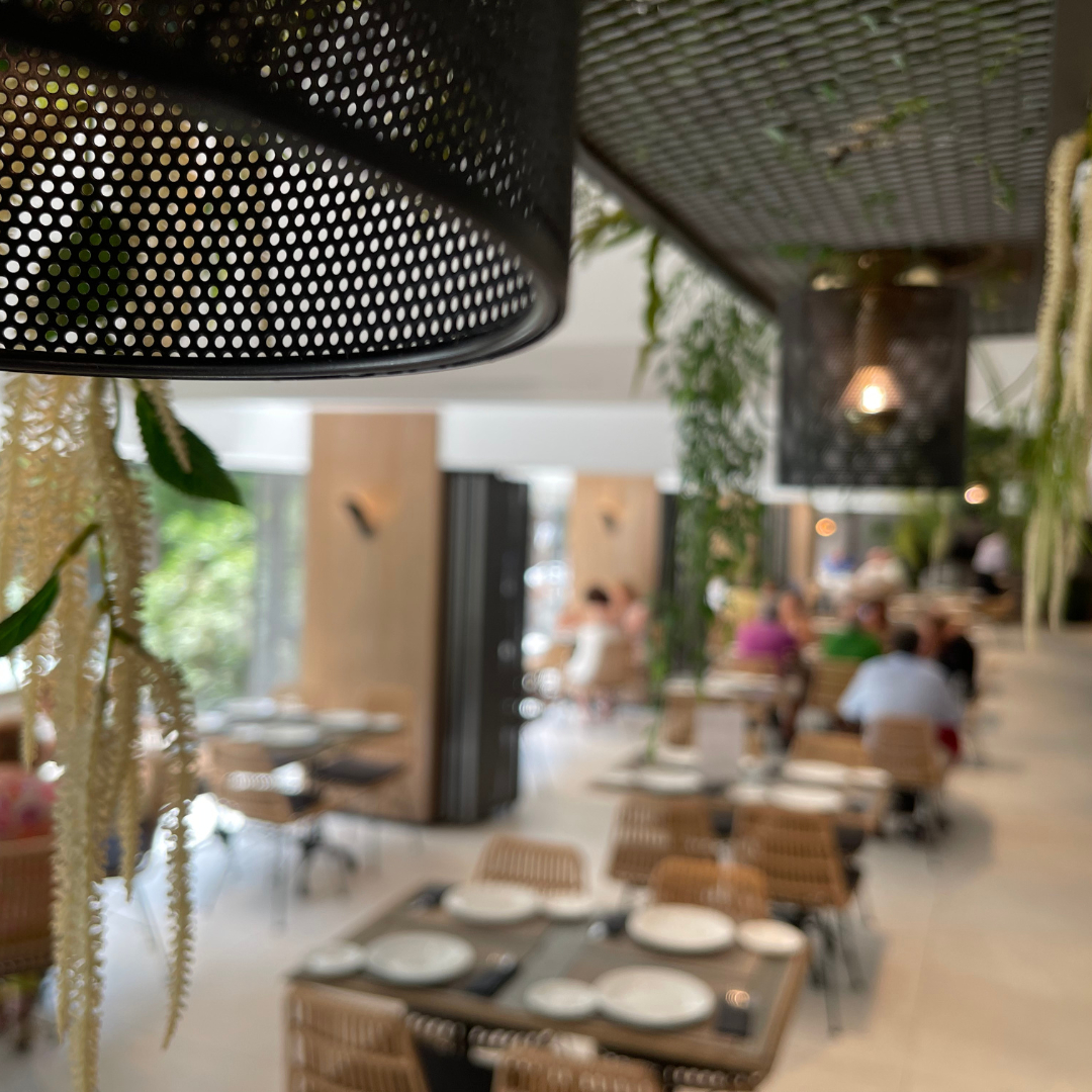 Nuestras instalaciones lucen siempre impecables para que tu única preocupación sea disfrutar 😁​

🍲 Almuerzos en horario de 13:00 a 16:00⁣
🍝​ Cenas en horario de 20:00 22:30

☎️​ +34 952 82 45 70

📍 Av. Ramón y Cajal 3, 29601, Marbella (Málaga)