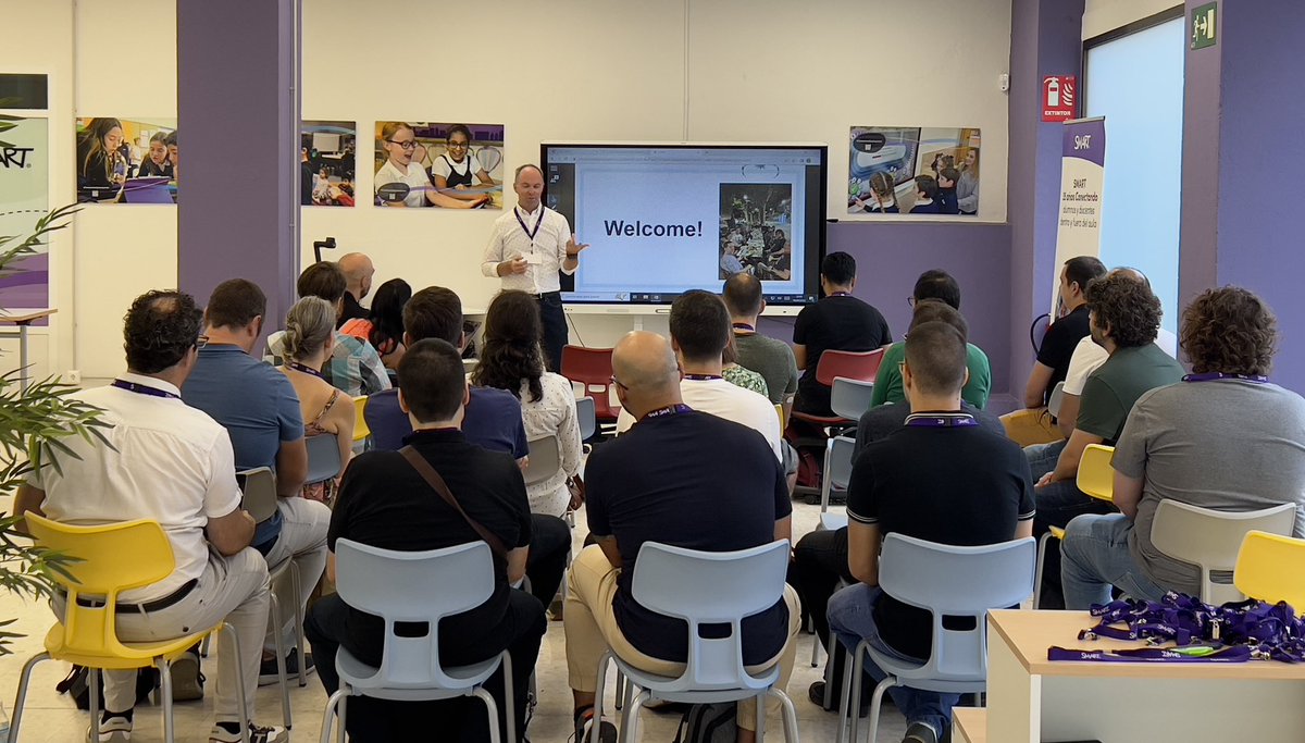 Hoy tenemos a parte del equipo de desarrollo software de <a href="/SMART_Tech/">SMART Technologies</a> Con representación de #Canada #UK #USA y #España. ¿Nuevas funcionalidades en #Lumio? 😂👍💪