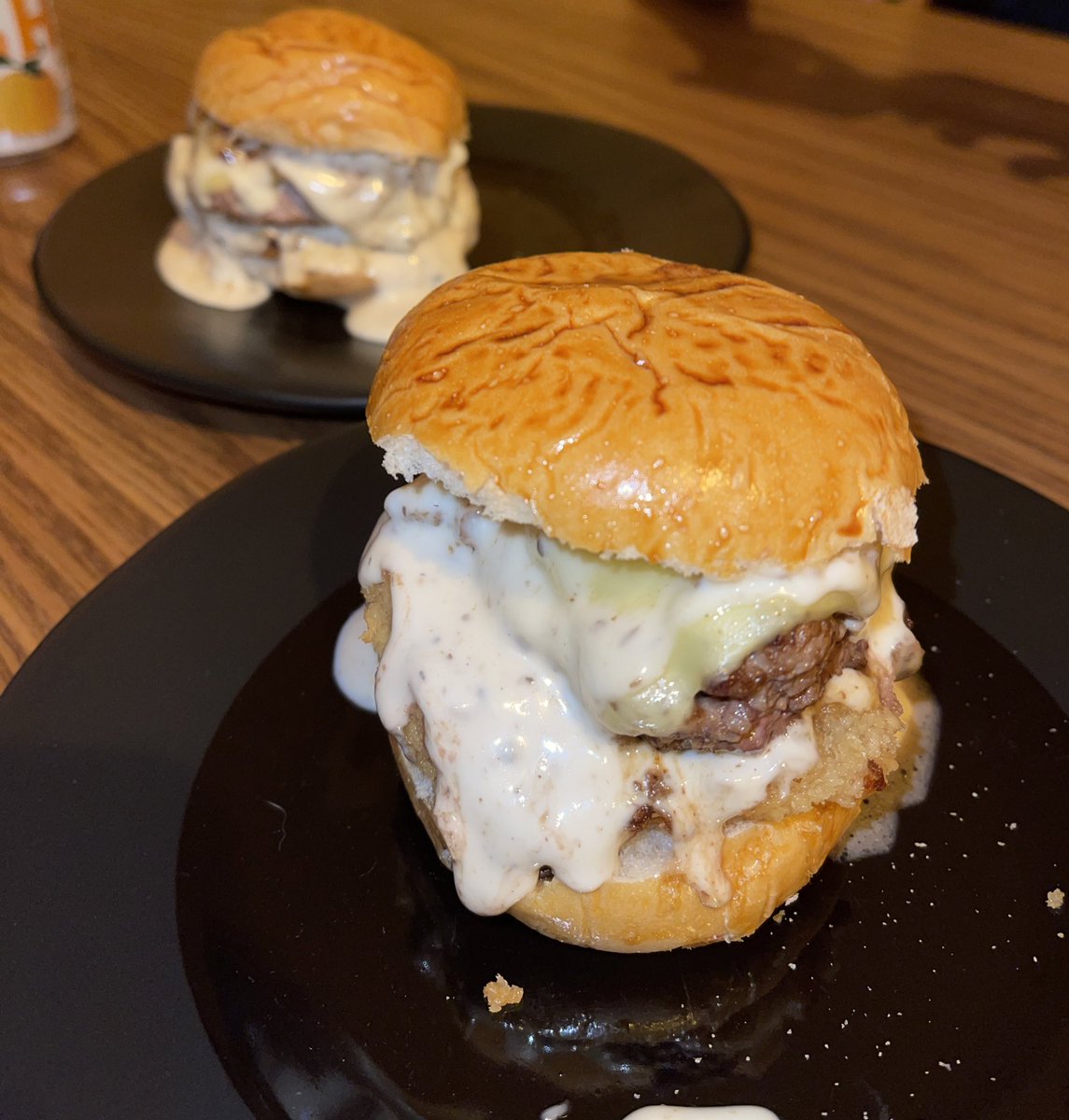 revieweveryth12's tweet photo. GODFATHER-19BKK
เมนูที่มีซอสส่วนมากเป็นทรัฟเฟิล รสชาติอร่อย ส่วนสเต๊ก ซี่โครงต้องสั่งไว้ก่อน เมนูที่ชอบส่วนตัวคือรูปสุดท้าย เป็นข้าวโพดกับมันจิ้มซอสทรัฟเฟิล หอมหวานมัน เพลินมาก แนะนำให้จองก่อนน้า โต๊ะมีไม่เยอะเพราะร้านอยู่ในบ้านเลย

📍ซ.ลาดพร้าว-วังหิน48
#อร่อยไปแดก #อร่อยบอกต่อ https://t.co/3VAonOnloQ
