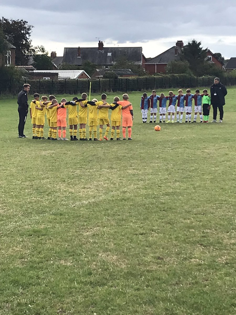 Minute silent for the queen .<a href="/AcademyRUFC/">Rotherham United Academy</a> <a href="/OfficialRUFC/">Rotherham Miller</a> <a href="/SUFCOfficial/">Scunthorpe United FC</a> <a href="/ScunthorpeLive/">Scunthorpe Live</a>