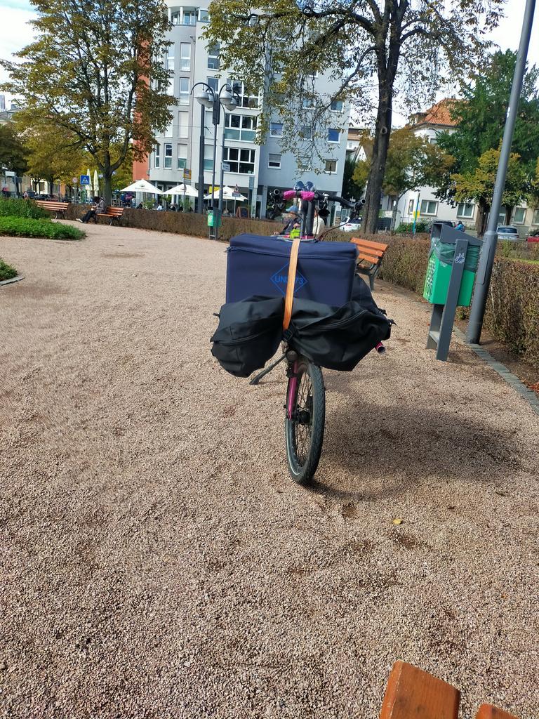 Kurierprinzess1's tweet photo. Heut mal wieder ganzen Tag #stromlos unterwegs❤️ https://t.co/wTTkSJypt1