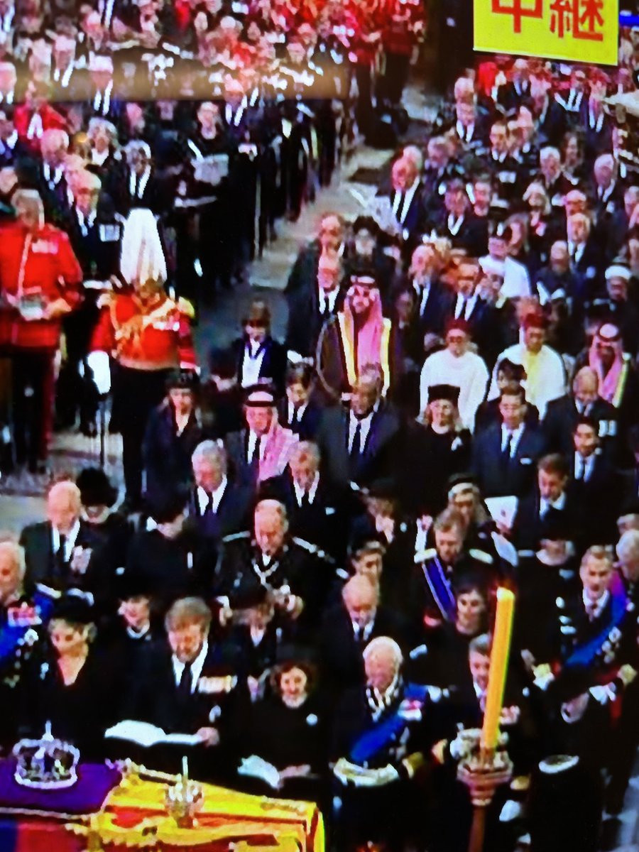 npm000's tweet image. 天皇陛下？