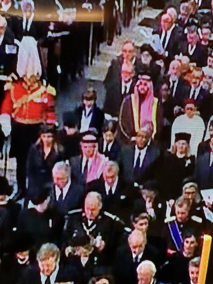 npm000's tweet image. 天皇陛下？