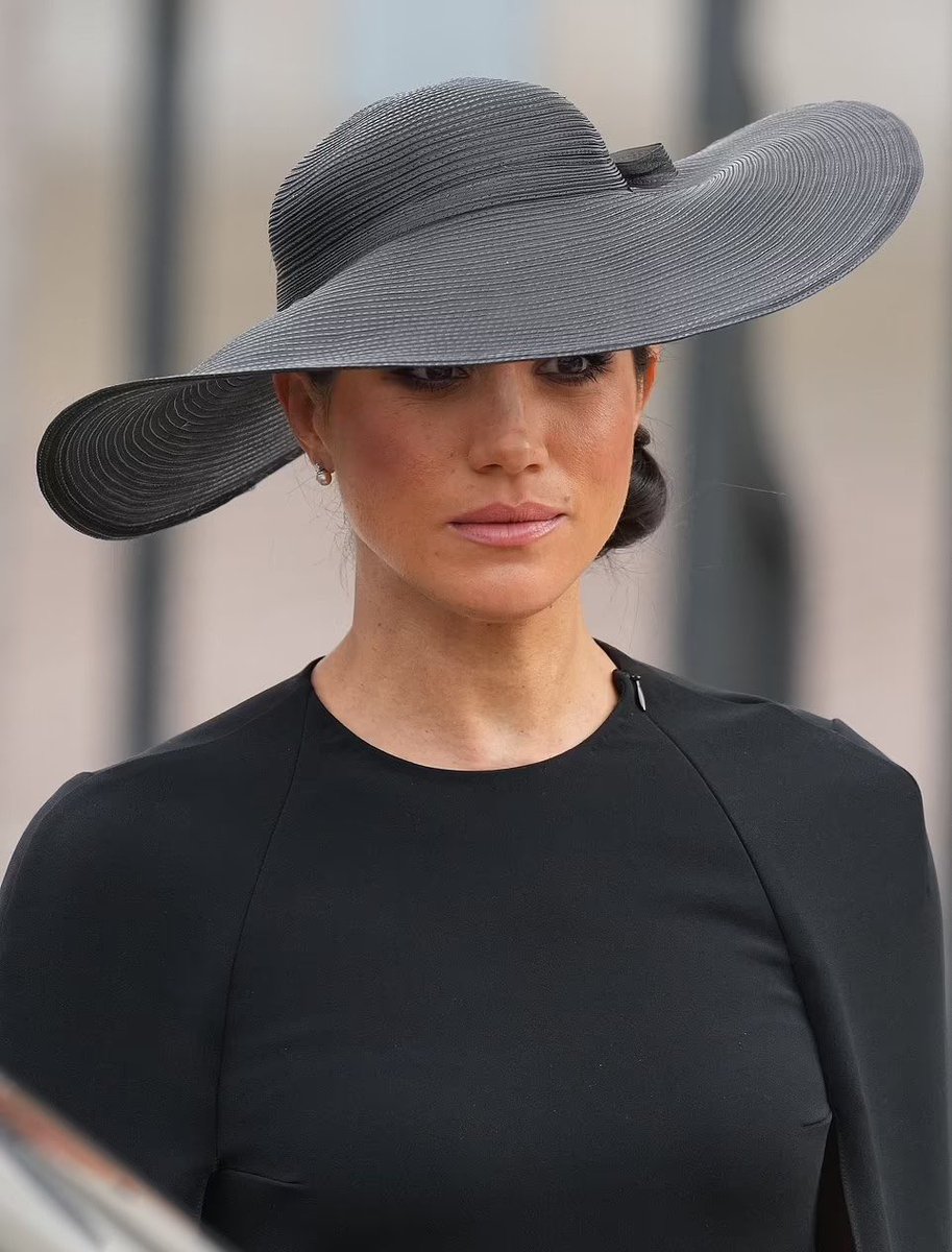OwensMarian7's tweet photo. This week Harry and Meghan have been elevated higher. Thanks goes to Charles and the rest of the royal family. The Bible says, “God will make your enemy, your foot stool”. https://t.co/HYxlBu4x6J